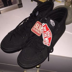 NEVER WORN black high top vans size 8